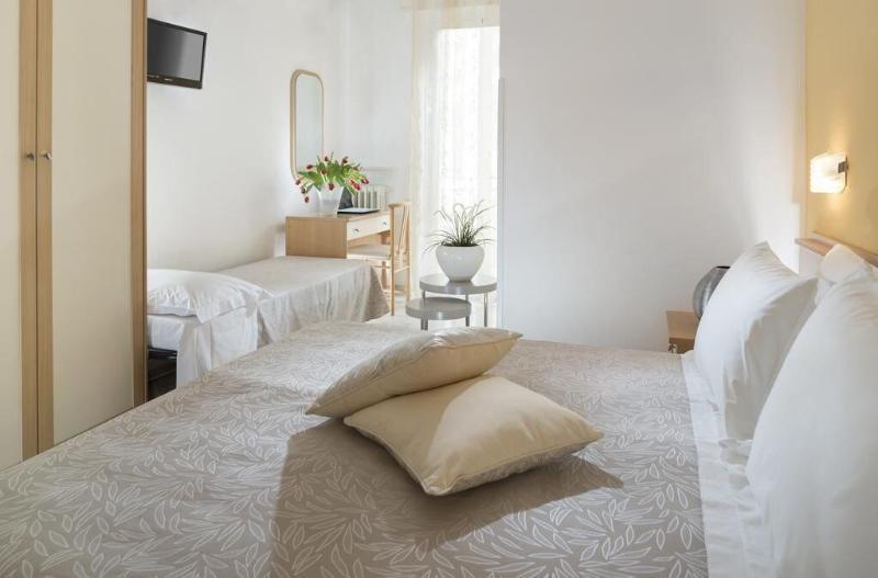 Hotel Bellerofonte Римини Екстериор снимка