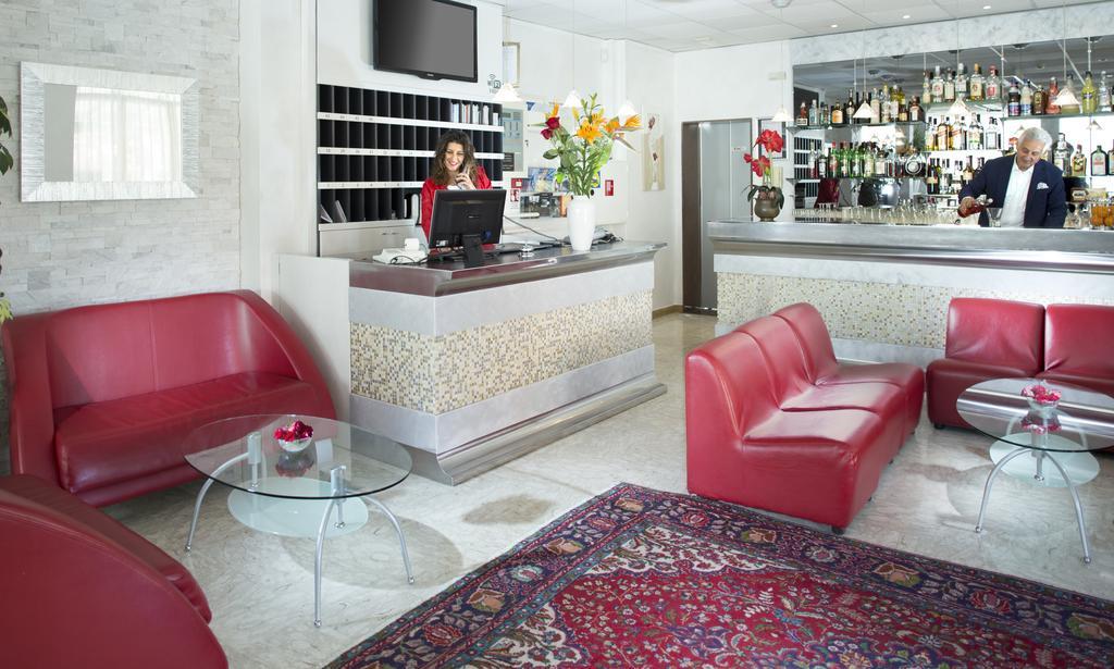 Hotel Bellerofonte Римини Екстериор снимка